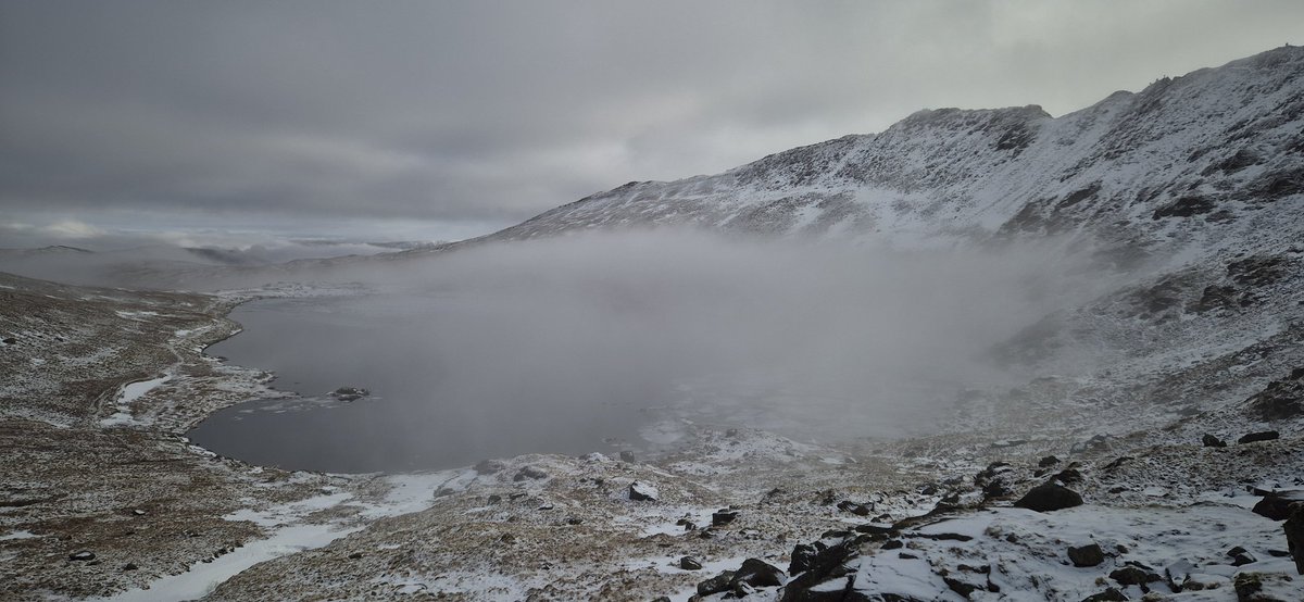 LakesWeather's tweet photo. Cloud clearing suddenly from #redtarn on an eerie day with no wind, limited vis & only 2°C diff between summit & valley
Our latest report is at https://t.co/cEUeVj6c8R
Crampons & iceaxe still essential for #swirraledge Zac https://t.co/8JlotKV4JF