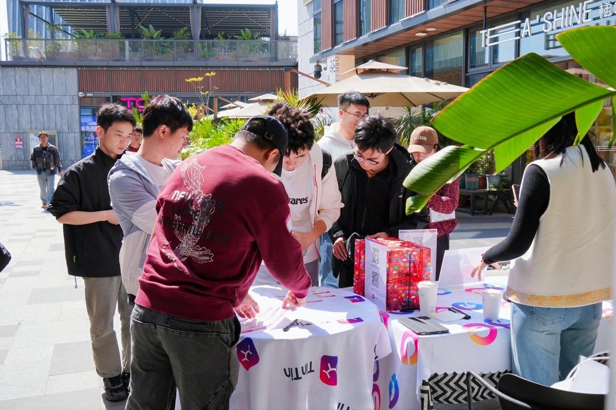 0G_labs's tweet photo. Thanks for joining us on our Road to Mainnet yesterday, Shenzhen!

We love seeing the 0G community in person, furthering our mission towards localization &amp; onboarding the masses to the largest L1 for AI 🤖

Big things coming 💪 https://t.co/4M400qX6hT