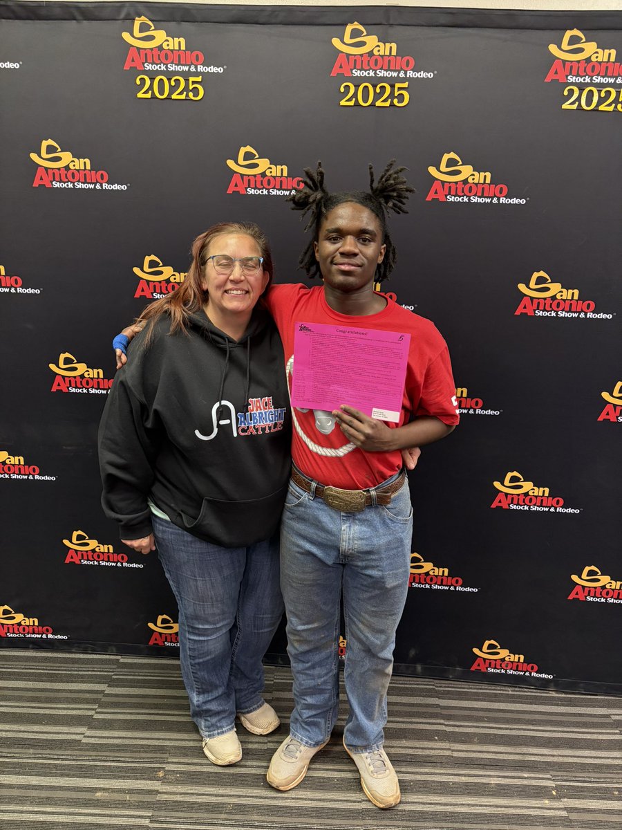 Leslie Thiele tweet media