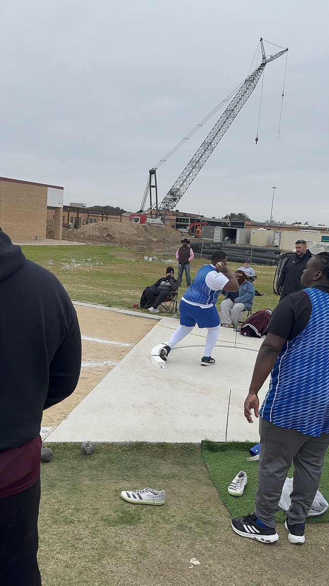 brentcates20's tweet image. 2nd track meet in the books! Weather wasn’t the best but proud of how kids competed. Shout out to KJ placing 1st in long jump with 21’6”
Been a long time since Aldine has gone back to back meets with 1st place finishers. Porsche last meet/KJ this meet!
#AldineBlueBloods!!