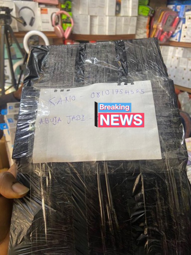 YK_GADGETS tweet media