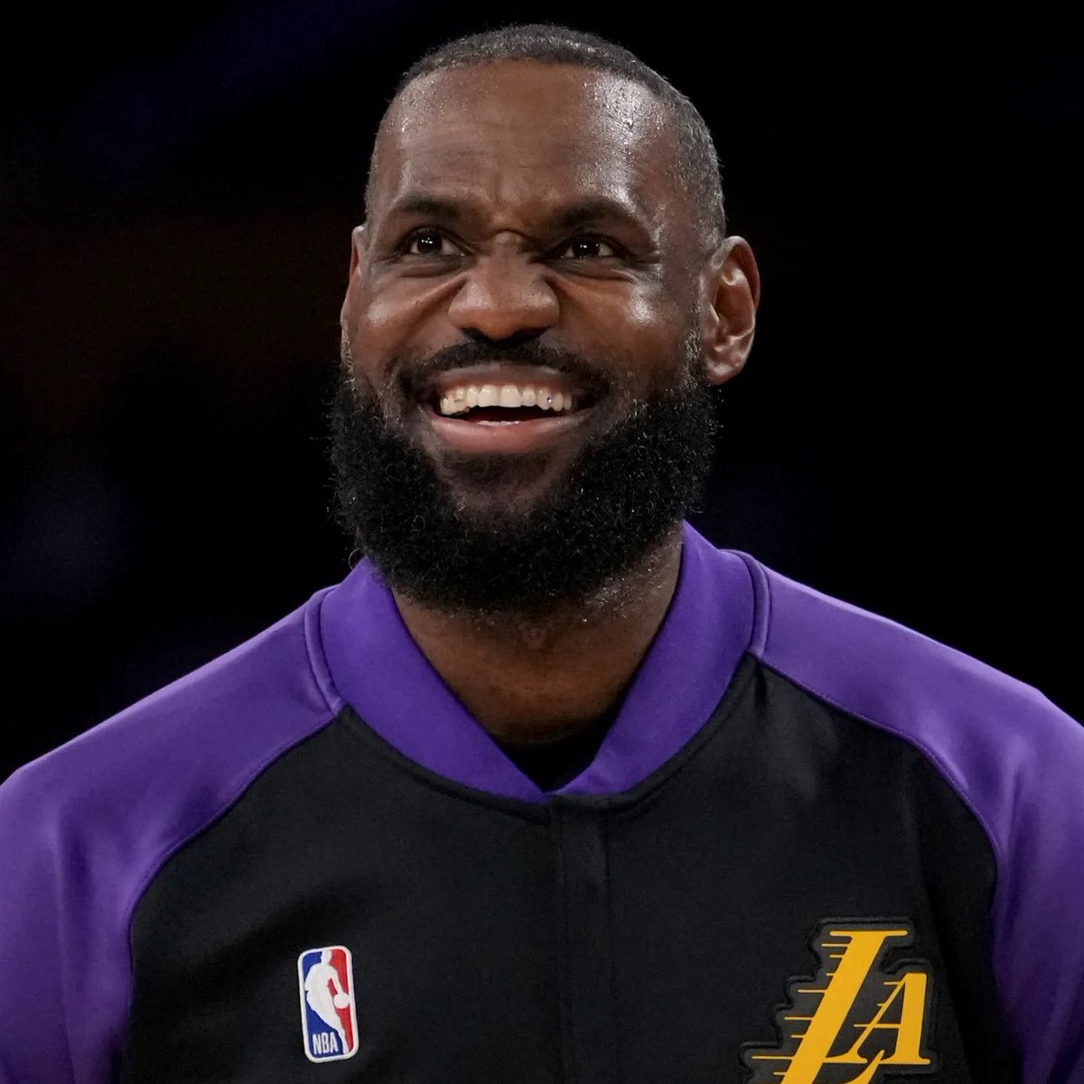 Legion Hoops (@legionhoops) on Twitter photo Draymond says LeBron would win a 1v1 tournament, if the NBA ever had one.
Agree? 👀 (via <a href="/HoHighlights/">House of Highlights</a>) Draymond says LeBron would win a 1v1 tournament, if the NBA ever had one.
Agree? 👀 (via <a href="/HoHighlights/">House of Highlights</a>)