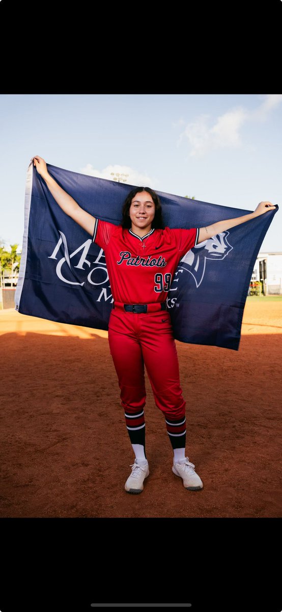 Emma Medina tweet media