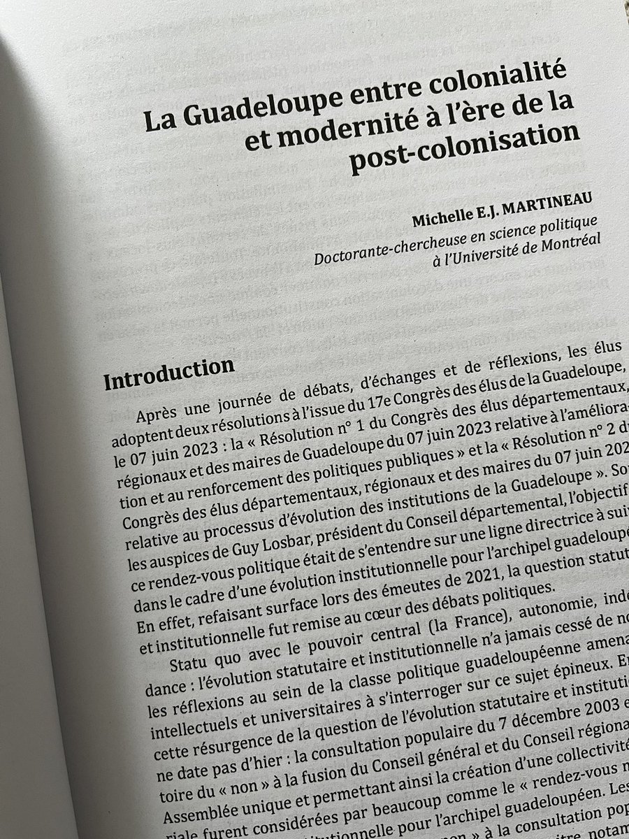 IdentitesC's tweet photo. J’ai désormais mon exemplaire! Et vous ? Retrouvez mon 1er article scientifique dans le nouvel ouvrage « Statut constitutionnel et politiques publiques: quel avenir pour la Guadeloupe ? » aux Presses de l’Université des Antilles @UnivAntilles @Sciencepo_UdeM @cridaq @CERIUdeM https://t.co/GN7x9Q3IuP