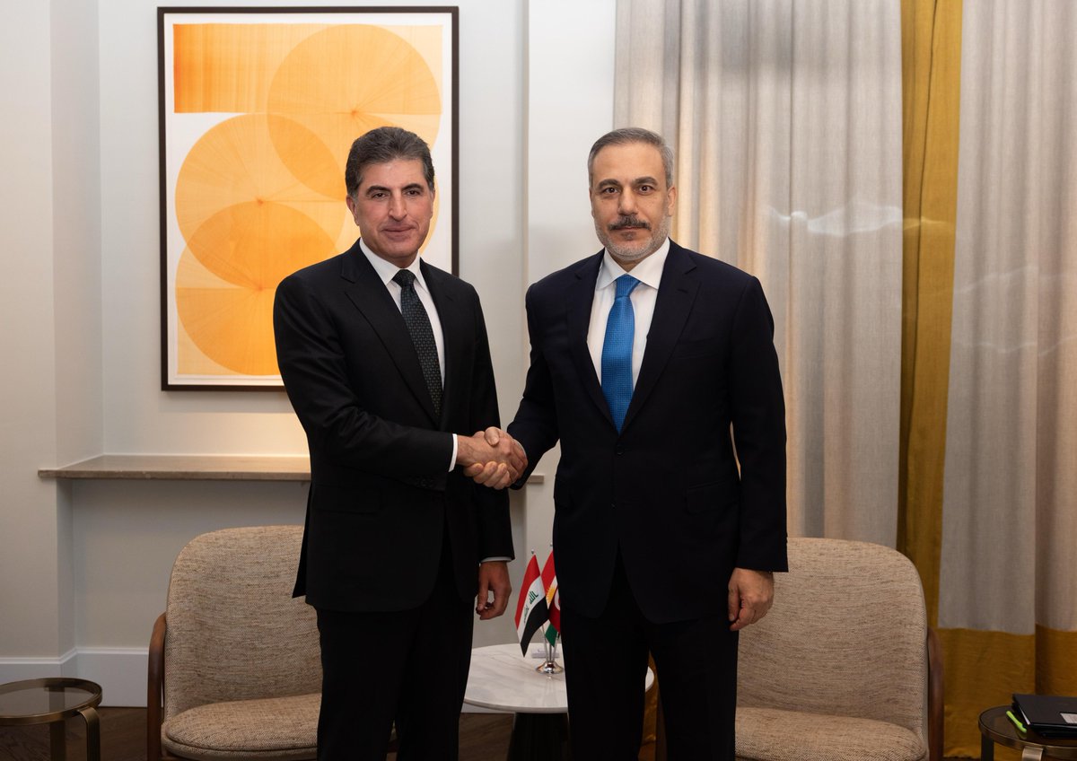 TC_Disisleri's tweet photo. Bakanımız @HakanFidan, Münih Güvenlik Konferansı marjında IKBY Başkanı Neçirvan Barzani ile görüştü. https://t.co/iVMYNoa6bX