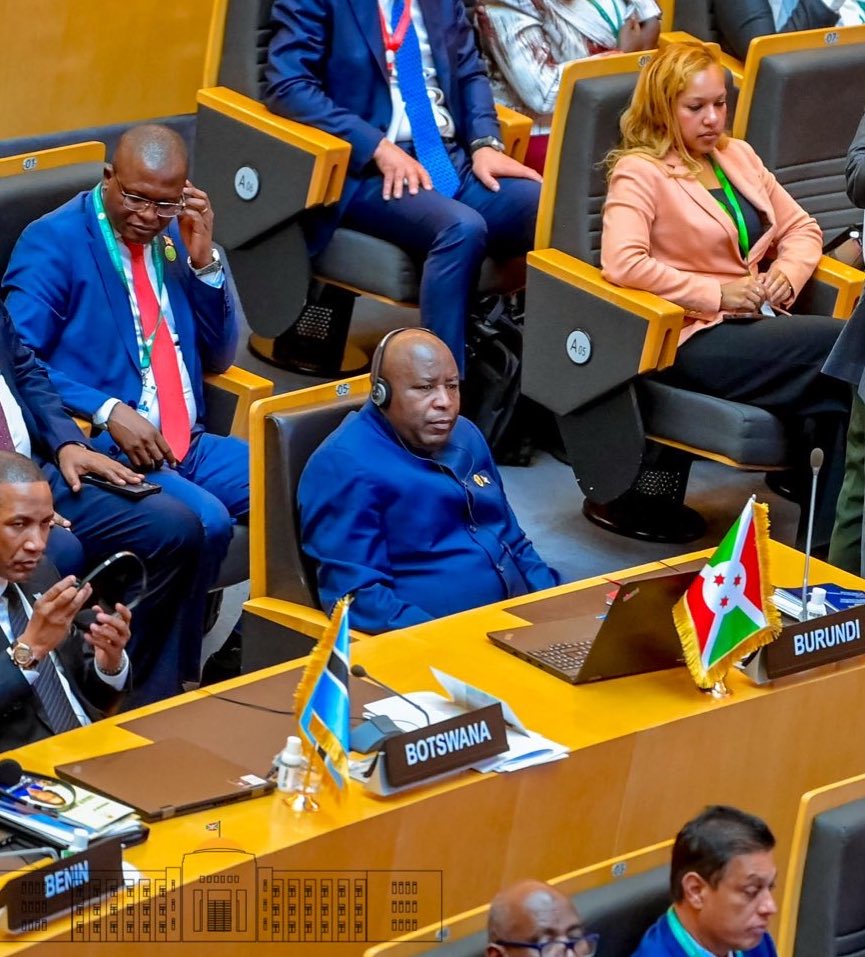 GeneralNeva's tweet photo. Je félicite SE @jlprdeangola,Président de l’Angola et Président élu de la Conférence des Chefs d'Etat et de Gouvernement de l’@_africanunion; et exprime ma gratitude pour l’élection du #Burundi comme 1er vice-président.
Cette confiance placée en mon pays &amp; mon peuple sera honorée https://t.co/GHDuoRUNmO