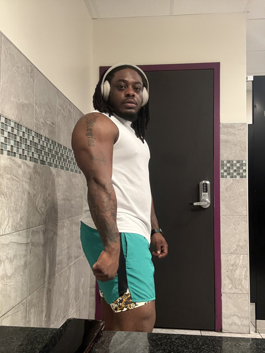 Pablo_Pat43's tweet image. Ima get right by my bday #April30th