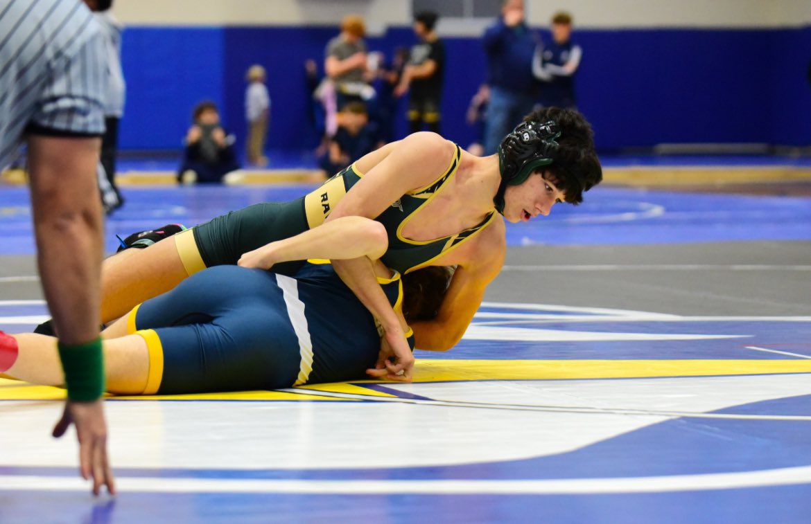 That’s a wrap for Michael Schulze as the sophomore gets 6th and can’t make lightning strike twice against the tough 3 seed 

Schulze has nearly 50 wins in two years and has been incredibly productive.  Two more to go!