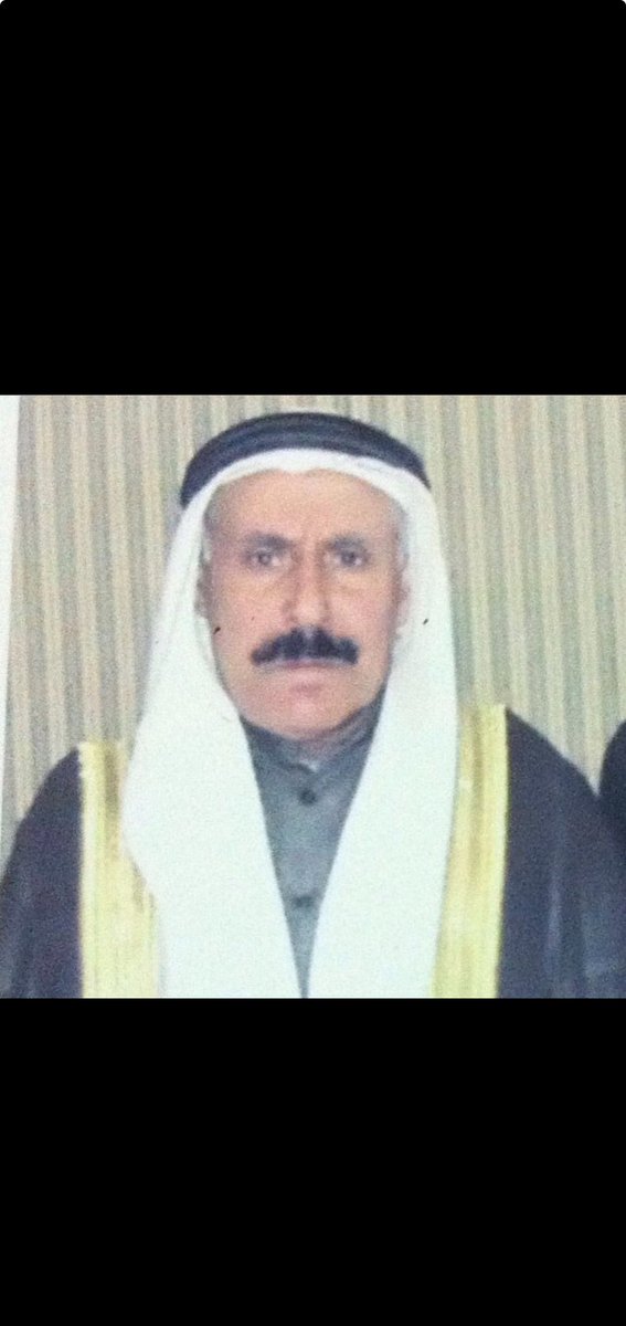 2uss_'s tweet photo. فاقدن لي شيخ قوم على العليا عزوم 
يوم هو حي لنا كل أبونا في ذراه 

في ذراه من الهبايب ومن لفح السموم 
مثل ضلع طويق يذري ويتعب من رقاه
:
جدي الشيخ مثقال الهذال رحمه الله ❤️ https://t.co/s8frP2vhNp