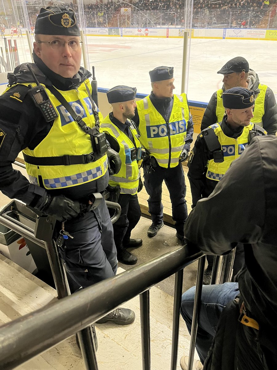 100gzjalf's tweet image. Det hörs ett rop osv. #trojaljungby #leliteförhelvete #hatasnuten