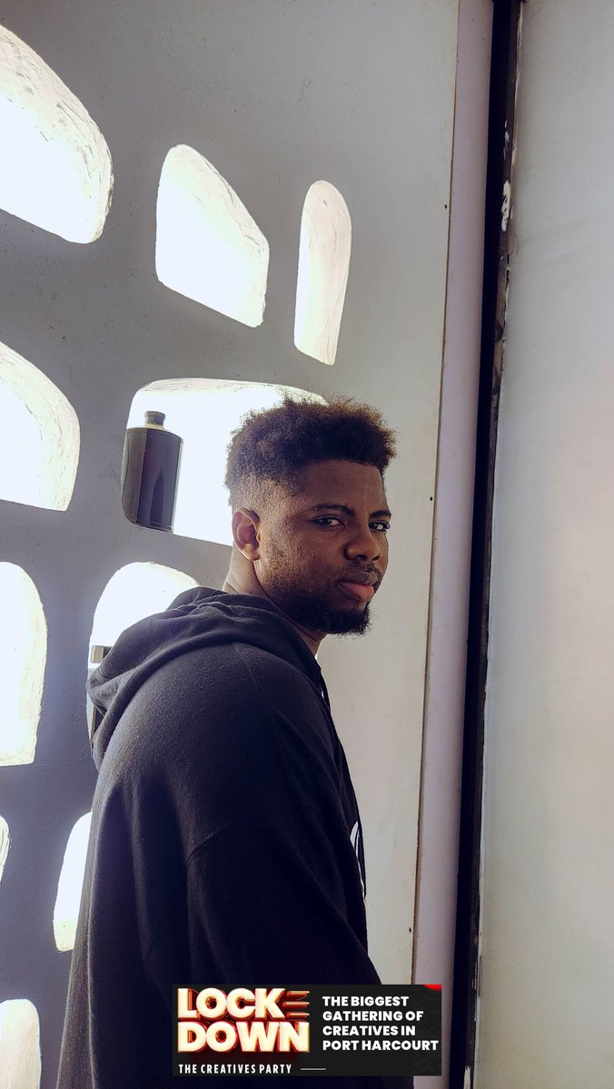 Henryglowz's tweet photo. Somebody should tell @samsungmobileng that I took this pictures here in Nigeria and with a @SamsungMobile S22 trust me I cab create more magic all I need is a magic wan and models.

I'll be shooting for 3 Iaue models at their campus for the @roqqupay campus tour.

@boniface_jrn https://t.co/SwN64JsEgf