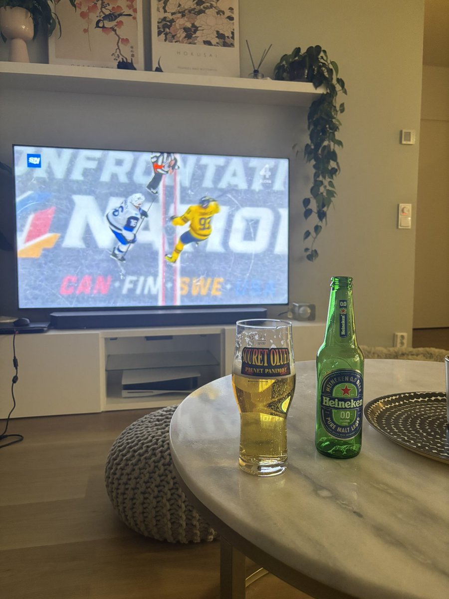 Osinkoinsinoori's tweet photo. Reilun kuukauden tipattomalla ja sen aikana kolmisen hyvää alkoholitonta olutta löytynyt. Mitään positiivista hyötyä (painon putoaminen, unen laadun paraneminen, jne.) en ole tässä testissä havainnut.
#tipaton https://t.co/cD8tqeB3dR
