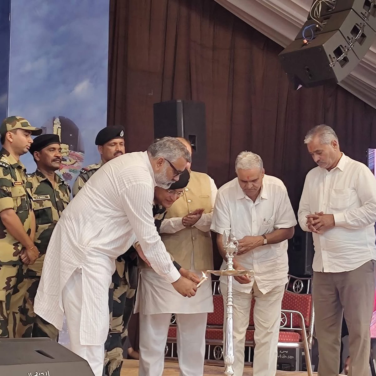 iKeshubhaiPatel's tweet image. પ્રાચીન તીર્થધામ શ્રી નારાયણસરોવર, શ્રી કોટેશ્વર મહાદેવ મંદિરના સાનિધ્યમાં આયોજીત પૂજ્ય સંત શિરોમણી શ્રી મોરારી બાપુના શ્રીમુખે &quot;માનસ કોટેશ્વર&quot; પ્રભુ શ્રી રામ કથાનું ભક્તિભાવથી રસપાન કર્યું હતું.