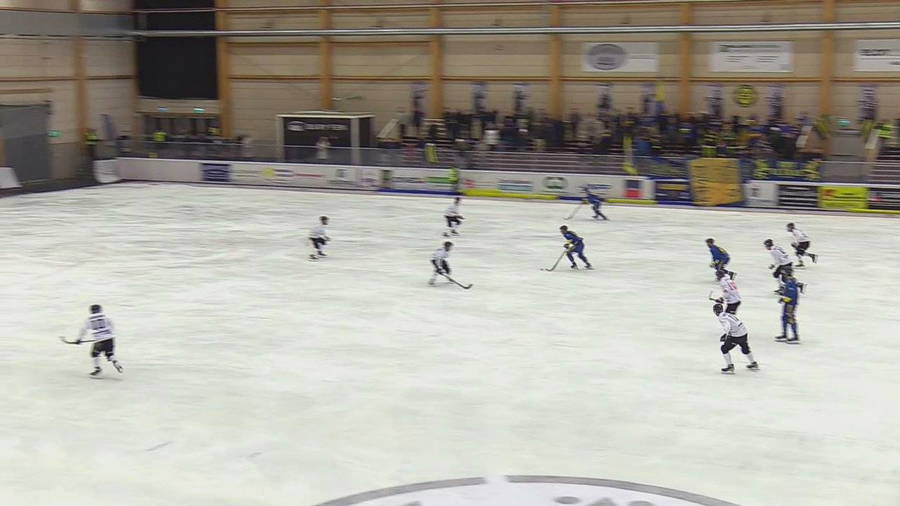 Bandyallsvensk's tweet photo. @TBVasteras besegrade @NassjoIF med uddamålet 5-4(1-1) i Stinsen Arena🏟️  efter bland annat två mål av Edvin Porsvald✨. Därmed  är västeråslaget klara för kval till elitserien med en omgång kvar av fortsättningsserien. Höjdpunkter✨👇✨🏑
https://t.co/tPvgk7apsM
#svbandy https://t.co/vI0TGI1zMk