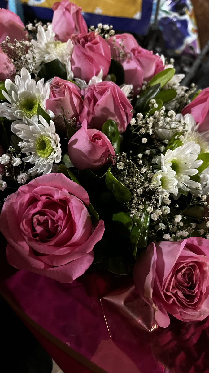 Aunque ya no estemos juntos, las flores más bonitas me las sigues dando tú… 💗