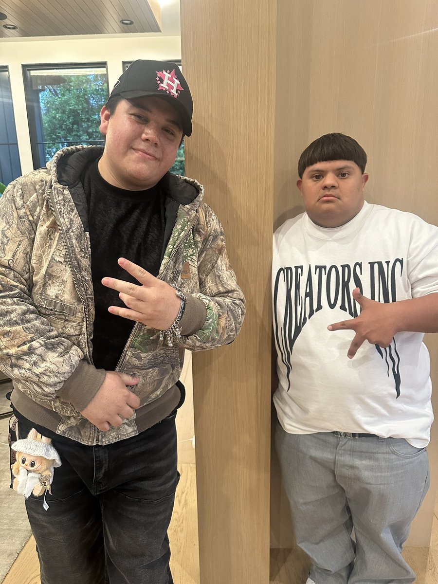 RARE_BOWSER's tweet image. Hottest Graphic Designer from Pico Rivera
Make something happen for the culture not your ego 😮‍💨🔥‼️ #picorivera #creatorsinc #babyalien #willito #shawtybae #damien