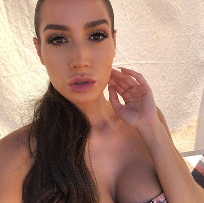 Watch Desiree Dulce's leaked NSFW photo on TwXstars