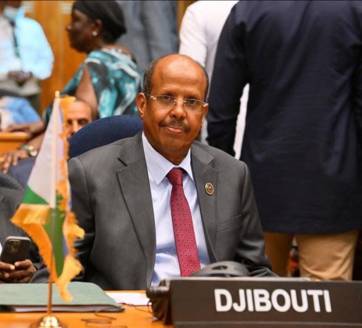 SE Evariste Ndayishimiye (@generalneva) on Twitter photo Au nom du Burundi, j’adresse mes chaleureuses félicitations à SE <a href="/ymahmoudali/">Mahmoud Ali youssouf</a>, Président élu de la Commission de l’<a href="/_AfricanUnion/">African Union</a> et lui souhaite pleins succès.
Le Burundi vous assure de son soutien dans l’édifice de l’Afrique que nous voulons, définie dans l’agenda 2063 de l’UA Au nom du Burundi, j’adresse mes chaleureuses félicitations à SE <a href="/ymahmoudali/">Mahmoud Ali youssouf</a>, Président élu de la Commission de l’<a href="/_AfricanUnion/">African Union</a> et lui souhaite pleins succès.
Le Burundi vous assure de son soutien dans l’édifice de l’Afrique que nous voulons, définie dans l’agenda 2063 de l’UA