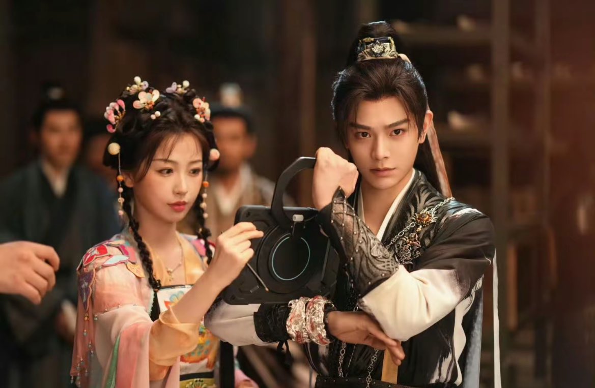 miaoqi and their ipad (૭ ｡•̀ ᵕ •́｡ )૭