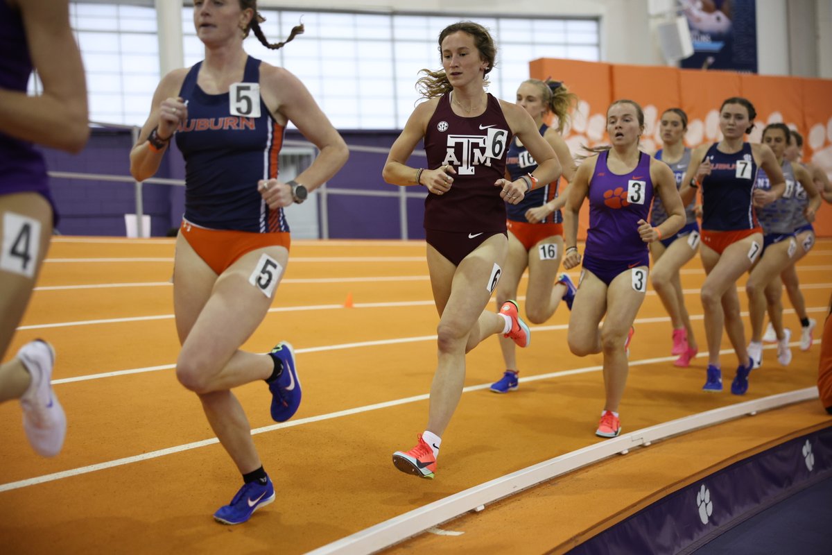 Emma Little also recorded a personal-best mark of 9:41.43 to place third in the event 👍