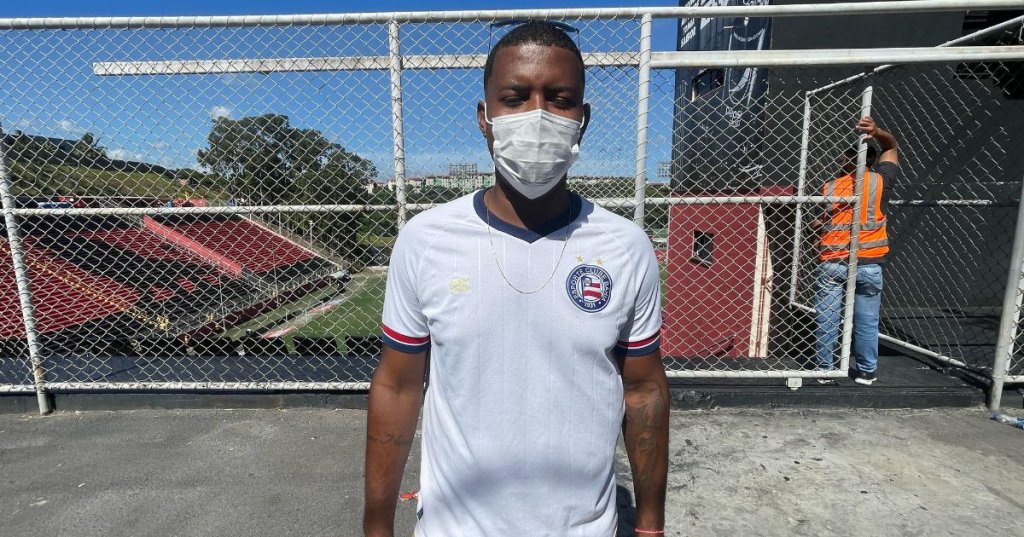 Torcedor do Bahia, sobre a experiência de assistir pela primeira vez um jogo do time no Estádio Manoel Barradas, o Barradão. 

"Foi algo acordado anteriormente, o Vitória já jogou na Fonte Nova. Tivemos que vir para cá. Eu vim porque sempre vou em jogos do Bahia, sou sócio. Estou