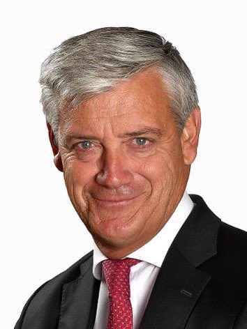 🔴 المدير التنفيذي بنادي #الاتحاد " دومينجوس " قائلاً :

نريد التركيز على عدالة المنافسة .. وان لا يكون هناك ضغط على التحكيم

#الاتحاد_الوحدة