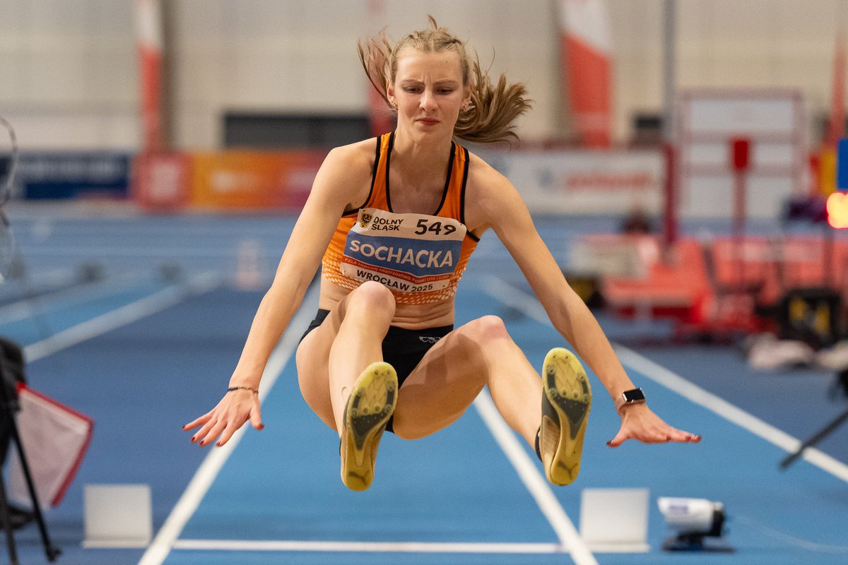 Zaledwie centymetra zabrakło do uzyskania wyniku na poziomie halowego rekordu Polski U18 zwyciężczyni skoku w dal podczas lekkoatletycznych mistrzostw kraju we Wrocławiu Aleksandrze Sochackiej!

Więcej na 🔴 infoSPORT.pl
