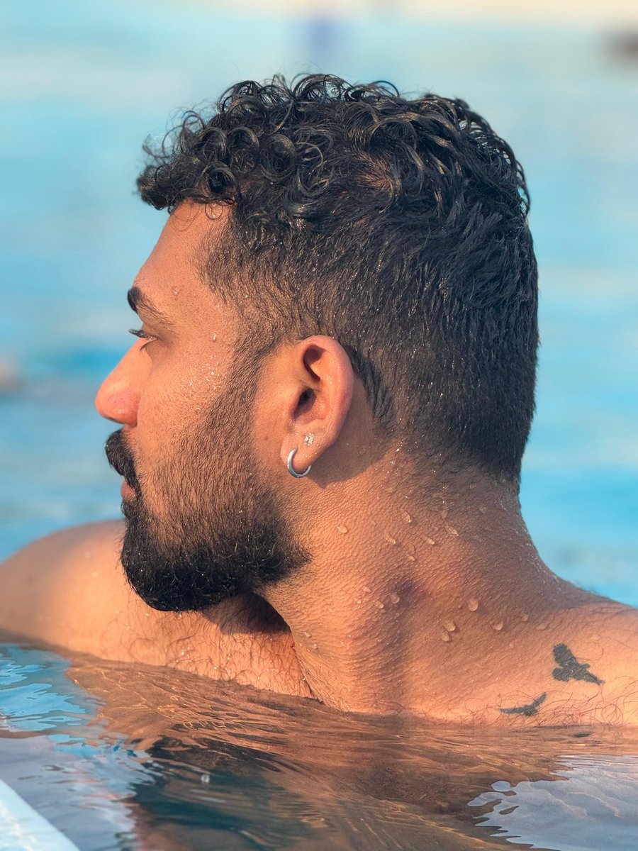 പക്ഷേ ഇപ്പോൾ മറ്റൊരാളുടേയും വിലയിരുത്തലുകൾ ആവശ്യമില്ലാതെ എനിക്ക് എന്നെ സ്നേഹിക്കാൻ, അംഗീകരിക്കാൻ കഴിയുന്നുണ്ട്. ഒരു ബന്ധത്തിൽ എനിക്ക് എന്തൊക്കെ വേണ്ട എന്നതിൽ ഇപ്പോൾ നല്ല തീർച്ചയുണ്ട്.