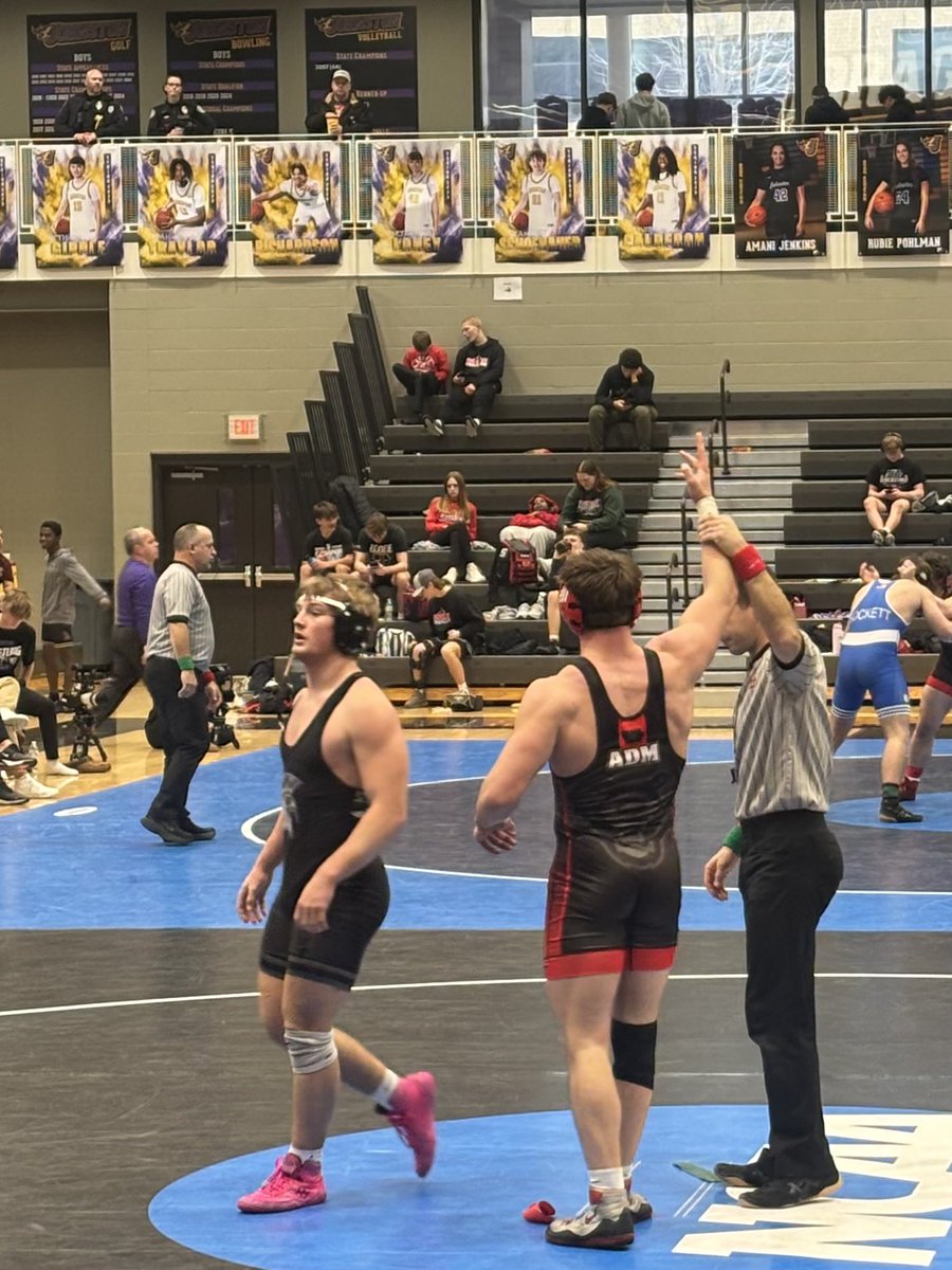 Jon Hatchitt punches his state tournament ticket with a major decision 14-2 in the semifinals at 190!!! GO TIGERS!!!
