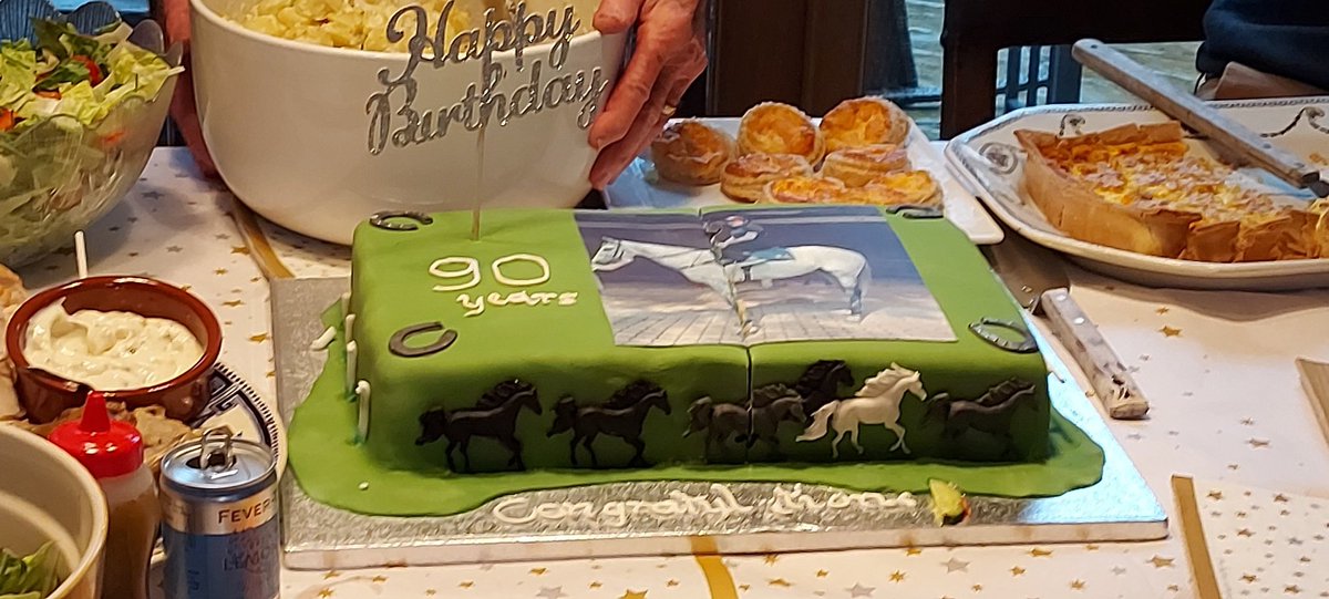 katexning's tweet photo. Cliff Lines #90yearsyoung Happy birthday! #shergar #workrider https://t.co/nIq7yy8wVb