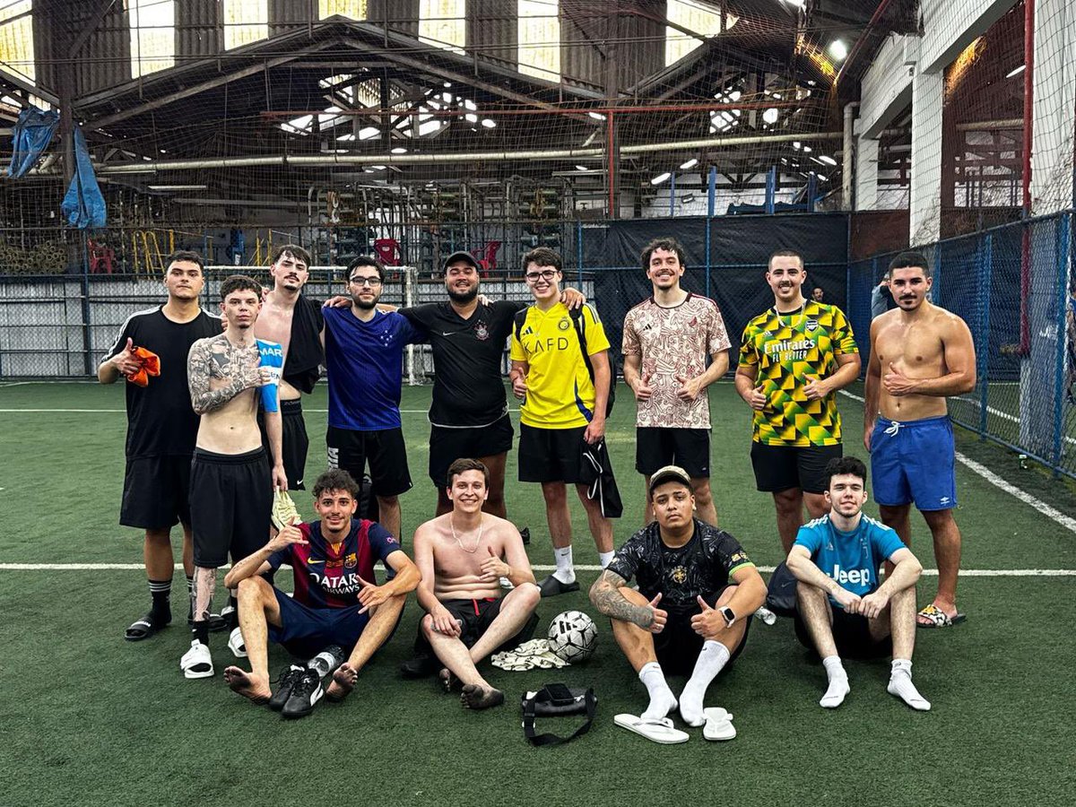 E acaba o primeiro futezinho dos meninos da SAM 👊🏻⚽️🚗