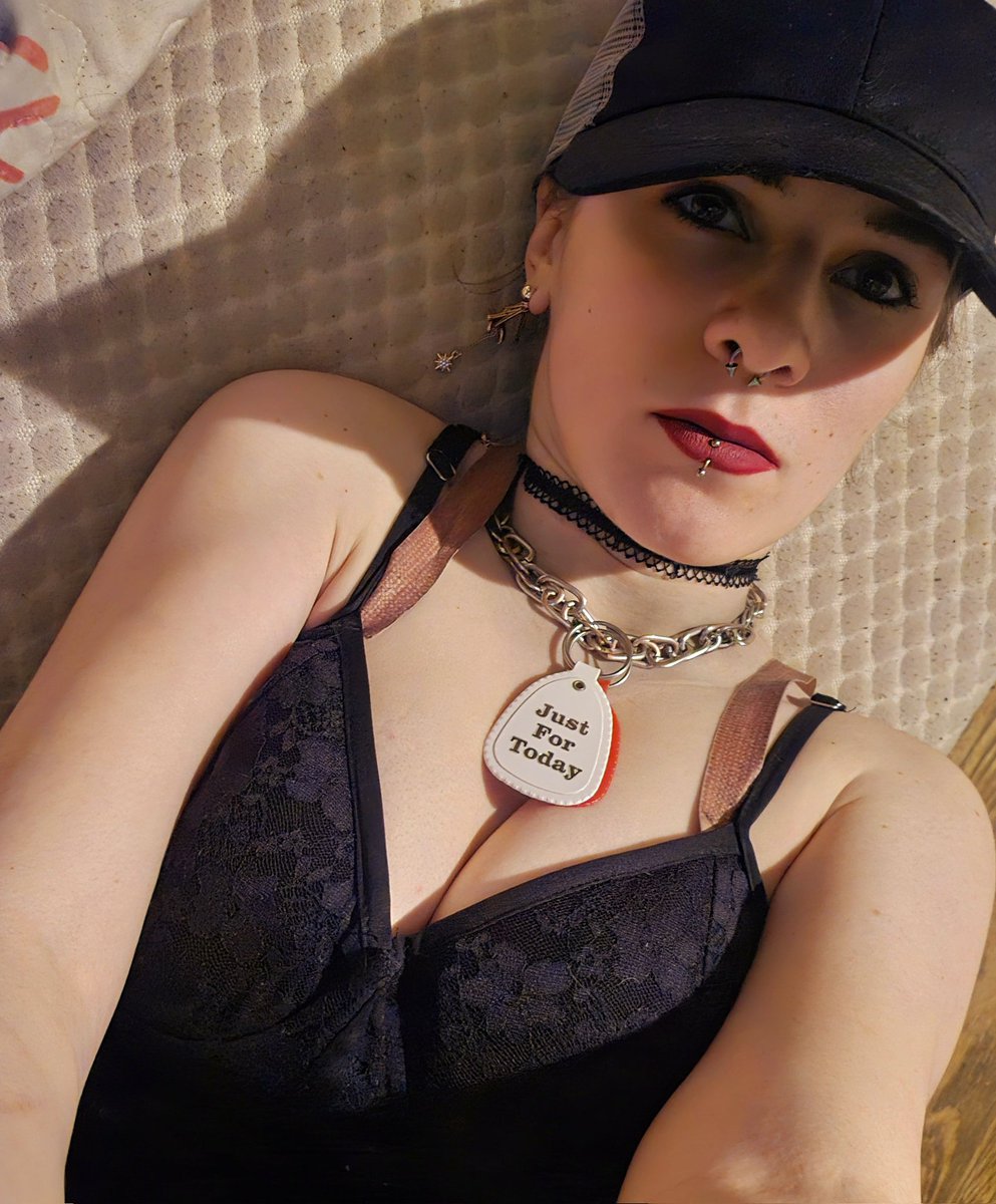 BloodKissedSin's tweet photo. Want me to notice you?
Send and beg.

#FinDomme #ValentinesDay #tribute #paypig #humanatm https://t.co/KdoAhrJKLO