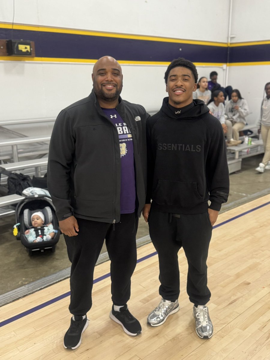 My dawg. He taught me all the in and outs of the game <a href="/EPalmerJr/">Eric Palmer Jr.</a> one of the best coaches I could’ve had!!!