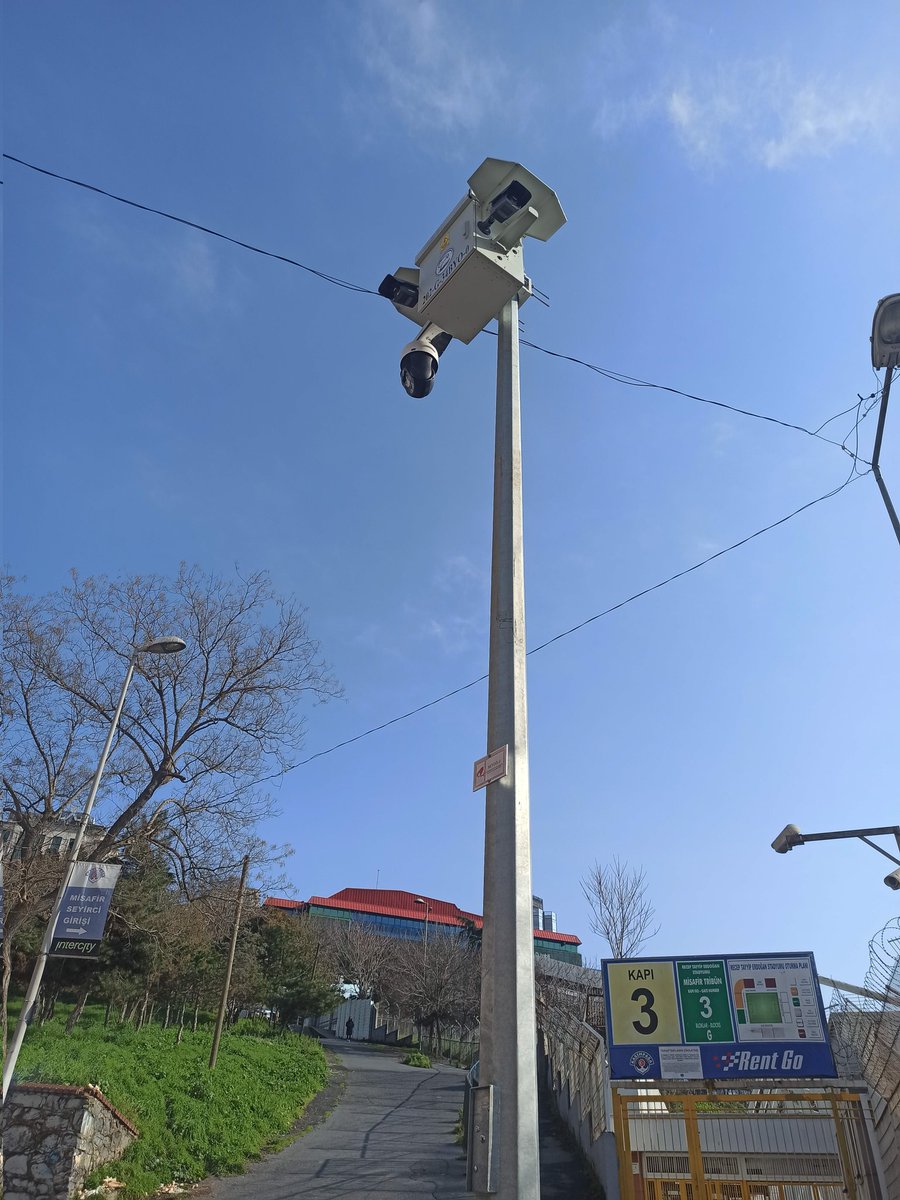 Bayram yerine çıkan sokağımızda mobese kameralarımız devreye girmiştir. Bu vesileyle Dilekçelerimizi değerlendiren 
<a href="/TC_icisleri/">T.C. İçişleri Bakanlığı</a> Bakanımız Sn.<a href="/AliYerlikaya/">Ali Yerlikaya</a> 
Valimiz Sn.<a href="/gul_davut/">Davut GÜL</a> 
<a href="/TC_Beyoglu/">Beyoğlu Kaymakamlığı</a> Kaymakamımız Sn.<a href="/ataatasoy19/">Atakan Atasoy</a>'a teşekürlerimizi sunuyorum.
Mahallemize hayırlı olsun🤲🏻