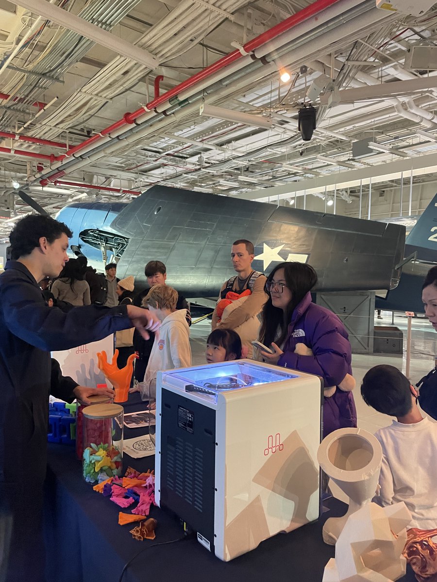 makerbot's tweet image. We're here! Come see us at #Kidsweek at @IntrepidMuseum, starting today and through February 22, for a week-long celebration of #science, #technology, #engineering and much more. #3DPrinting
