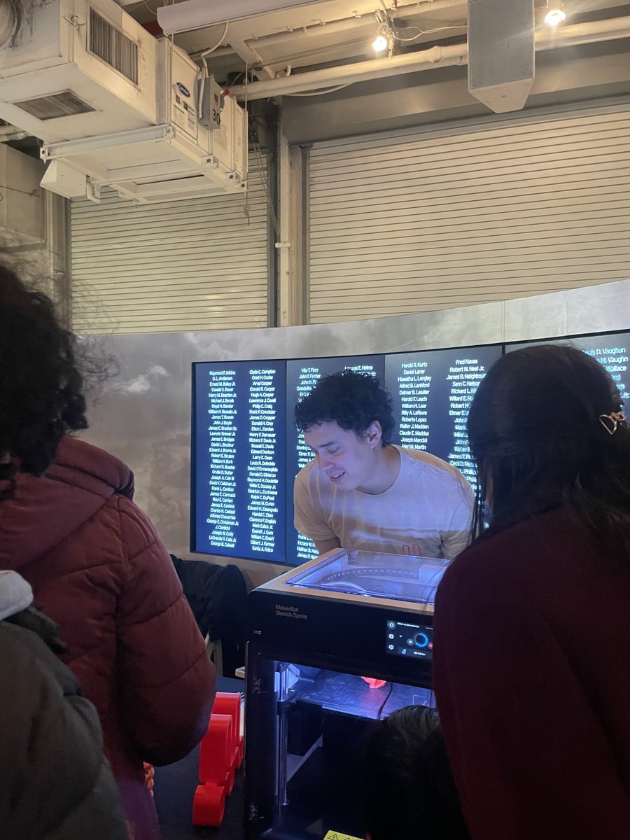 makerbot's tweet image. We're here! Come see us at #Kidsweek at @IntrepidMuseum, starting today and through February 22, for a week-long celebration of #science, #technology, #engineering and much more. #3DPrinting