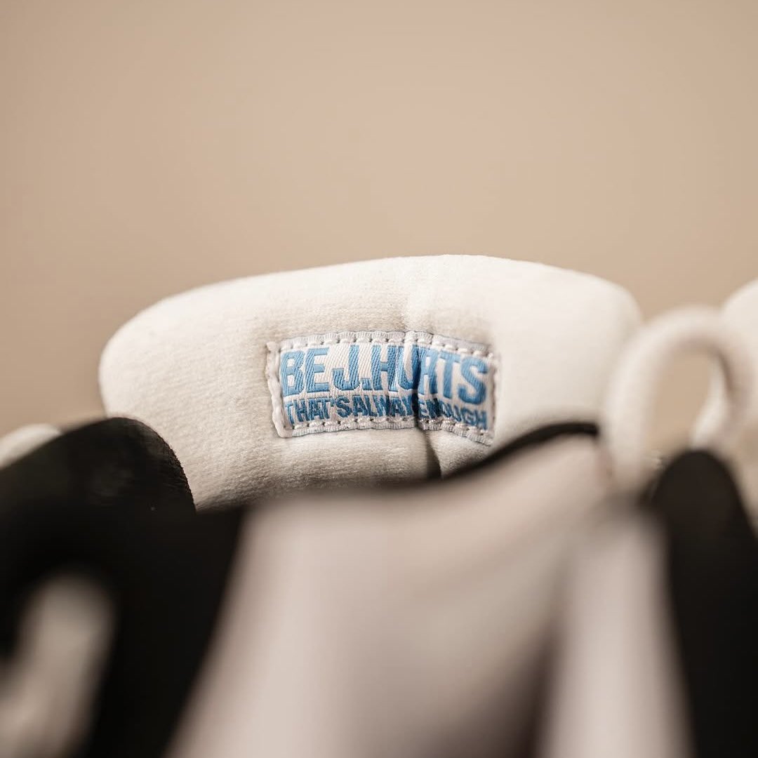 SoleRetriever's tweet image. “Be J.Hurts. That’s Always Enough.”

Up close with @JalenHurts’ Super Bowl Air Jordan 11 PEs 🦅

📷 imvar