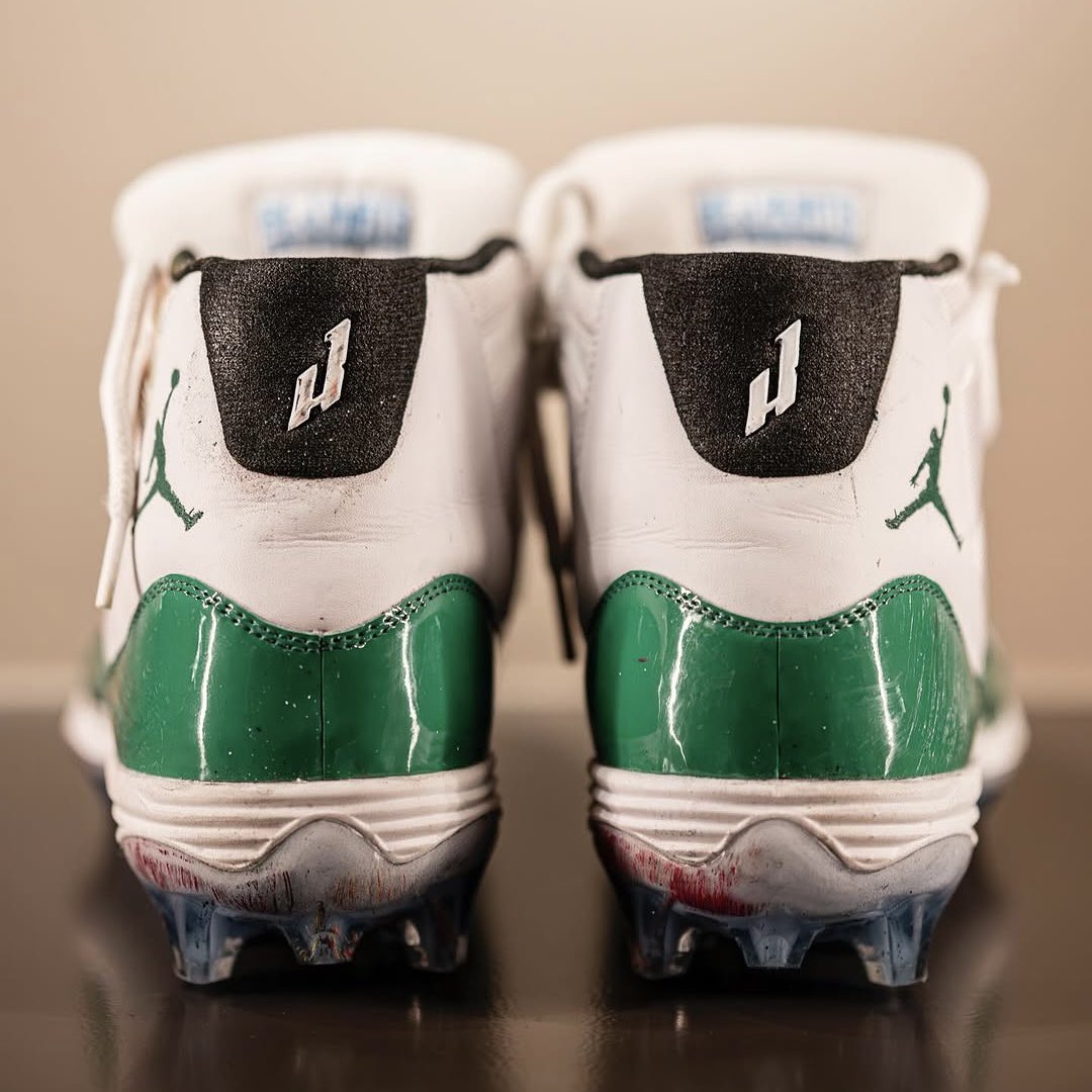 SoleRetriever's tweet image. “Be J.Hurts. That’s Always Enough.”

Up close with @JalenHurts’ Super Bowl Air Jordan 11 PEs 🦅

📷 imvar