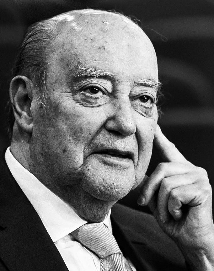 AdeptosFR's tweet photo. Jorge Nuno Pinto da Costa, ancien président du FC Porto, est décédé à l’âge de 87 ans. 🤍🕊️ https://t.co/k3Jb772ViZ