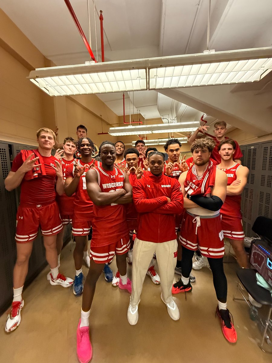 We got your back, Kam.

For life.

#BadgerBrotherhood