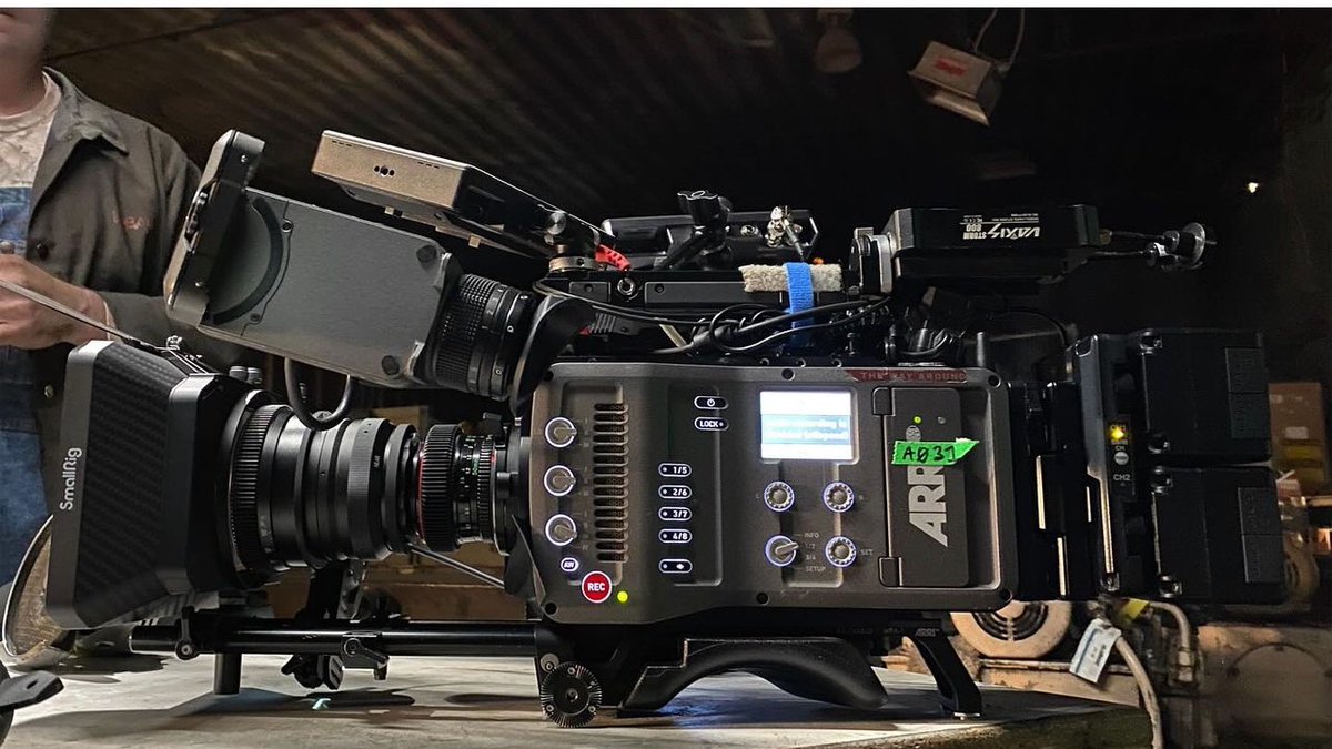 One of the best ways the power your <a href="/arri/">Je suis bien arrié.</a> Amira with two Imicro batteries using our dual micro battery plate. 📷: <a href="/petergthedp/">Peter Garafalo</a>
