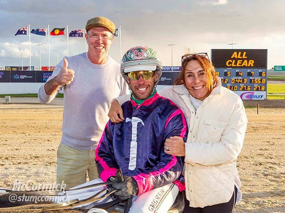 Fantastic to see ROCKNROLL HAMMER break through for his 1st win since joining our team in the Prydes Easifeed Pace at Melton. Congrats to owner Dom who had a big 24hrs after winning the Albury Cup. Special thanks to our farrier Brendo for all the work he’s done to help this fella