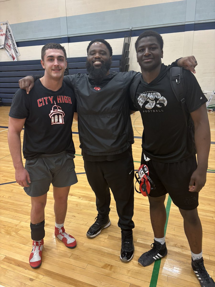 State Qualifiers!! Proud of yall! <a href="/Kane_815/">Kane Willey</a> <a href="/EtumaRaphael/">Raphael Etuma</a> 🦍🖤