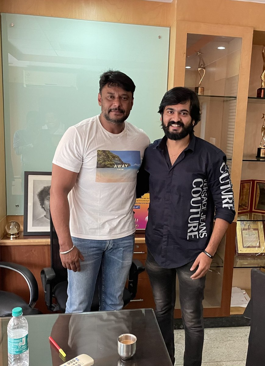Firstly happy birthday <a href="/dasadarshan/">Darshan Thoogudeepa</a> sir 
#boss aadastu cinemagallu madi bega barli
Once a fan always a fan .. Your journey towards cinema Industry is an inspiration fr upcoming actors like us … #dboss <a href="/DBossTrends/">Darshan Trends™</a> <a href="/DbossD56/">ಆಪದ್ಬಾಂಧವ</a> <a href="/dboss_Kingdom/">DBoss Kingdom</a> love u sir