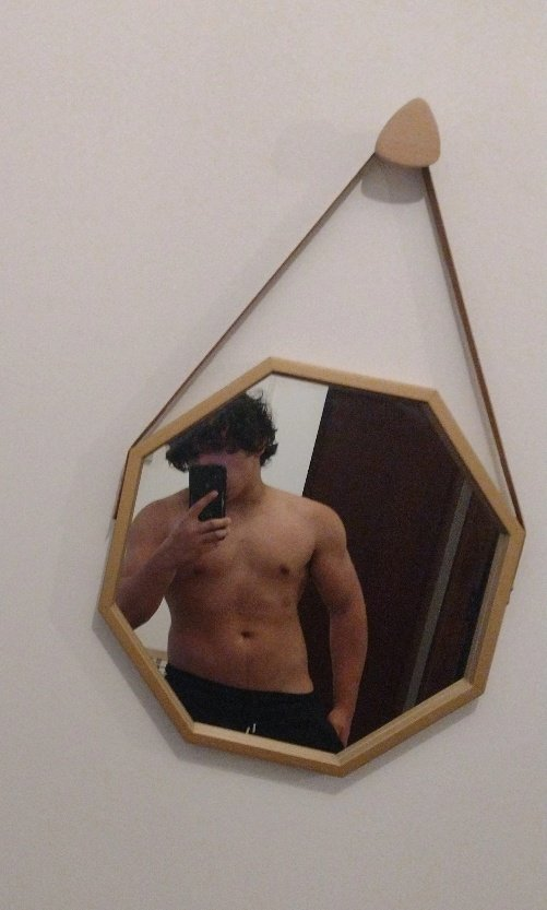 mthheus's tweet photo. @asque950 @otviocabral @raffa_va @Analise2023 KKKKKKKKKKKKKK CARA MO GORDO ACHANDO Q TEM shape
e zuando meu cabelo ainda https://t.co/FuPI8nrooC