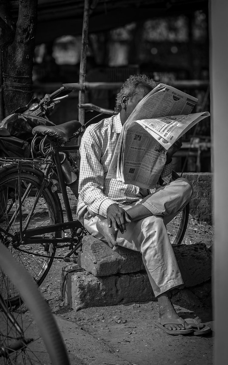 Imagein8's tweet photo. Soaking in the sun while scanning for anything newsworthy in today's news!
๐ธ streetphotography
#StreetPhotography #UrbanExploration #CityLife #PhotographyLovers #CaptureTheMoment #VisualStorytelling #DailyLife #StreetArt #PhotoOfTheDay #DocumentingLife https://t.co/u3AmrfEH5R