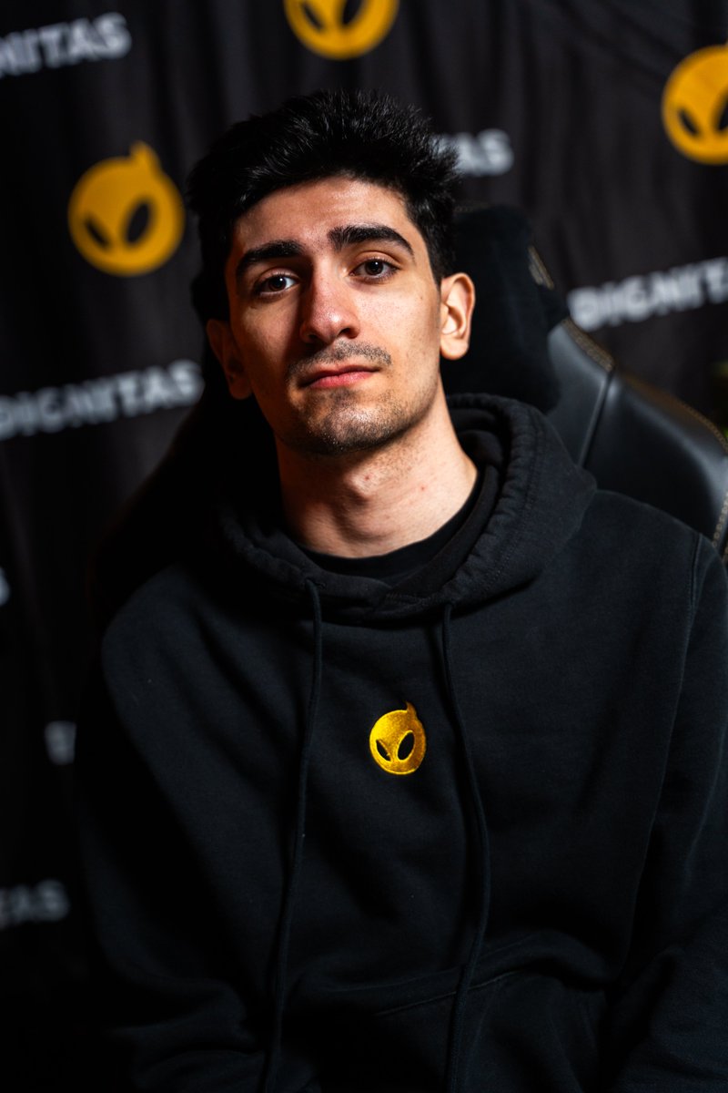 DignitasFN's tweet image. 👑Acorn placements in FNCS Major 1s

C4S1 - 1st 🏆
C5S1 - 1st 🏆
C6S1 - 1st after Day 1 🥇

4x Loading... 👀