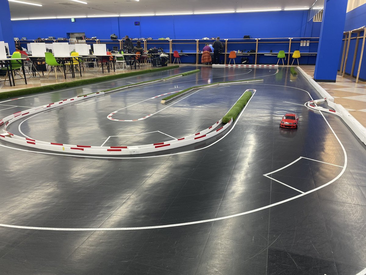 2/16 八千代チャンプ

まだまだ感覚が全然掴めず、練習に来ました。

コースが３つあるので自分のような初心者でも安心。

#八千代チャンプ
#Drift Track 八千代
#ラジコン
#ドリフト