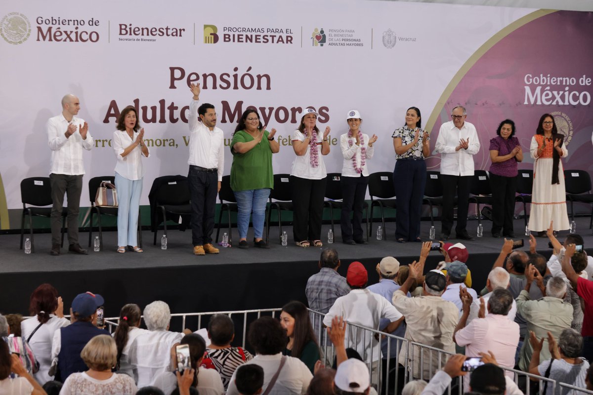 martibatres's tweet photo. México es el país en el que más avanzaron las políticas y los derechos sociales en los últimos años. 

Aquí existe una pensión no contributiva para todas las personas con 65 años de edad o más completamente universal. Y todos los programas sociales creados en el sexenio del Presidente @lopezobrador_ se reconocieron como derechos constitucionales. En esta administración, encabezada por la Presidenta @Claudiashein, se siguen construyendo nuevos programas, políticas y derechos sociales. Este es el Segundo Piso de la Cuarta Transformación.