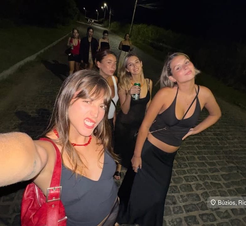 el grupo de amigas soñado de las girls (tuit diario)